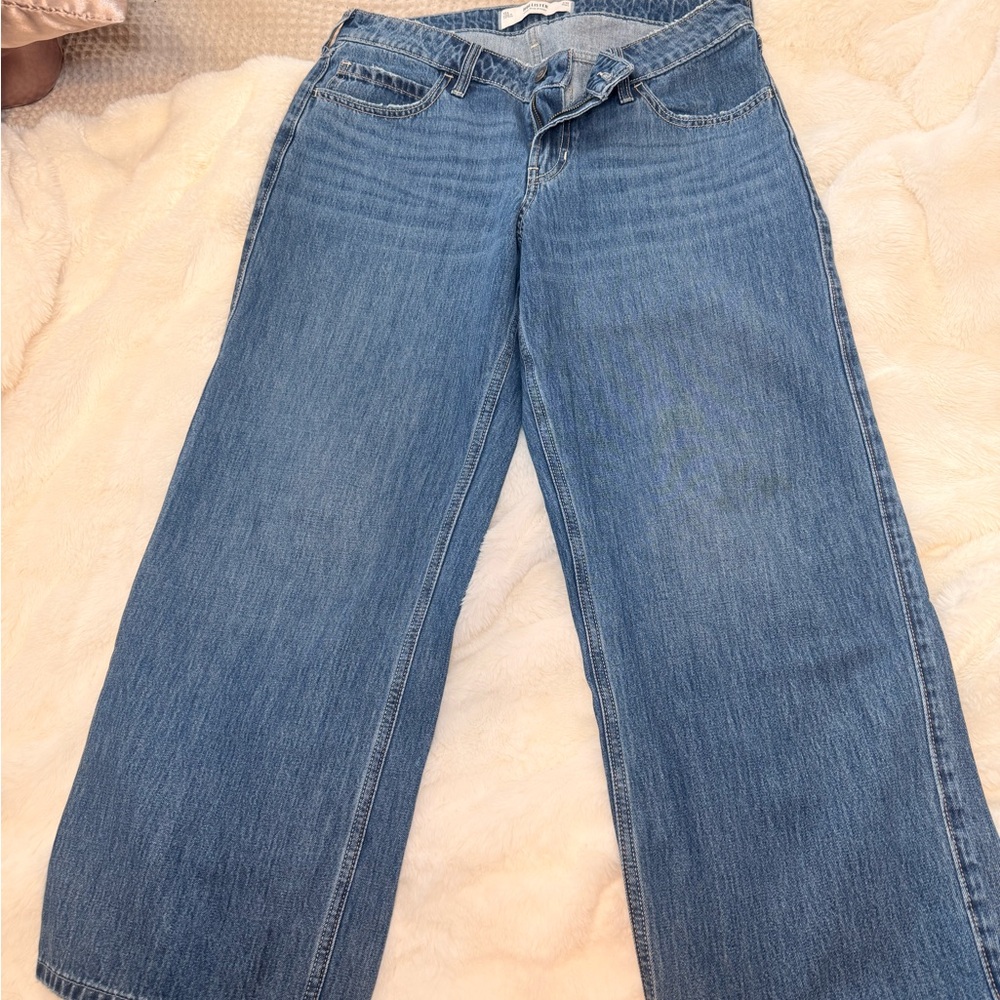 Hollister Low Rise Baggy Jeans